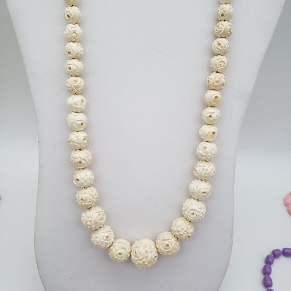 Fun Jewelry Lot of Pastel Pink Purple Cream Colored Necklaces Bracelets Earrings - Picture 4 of 13